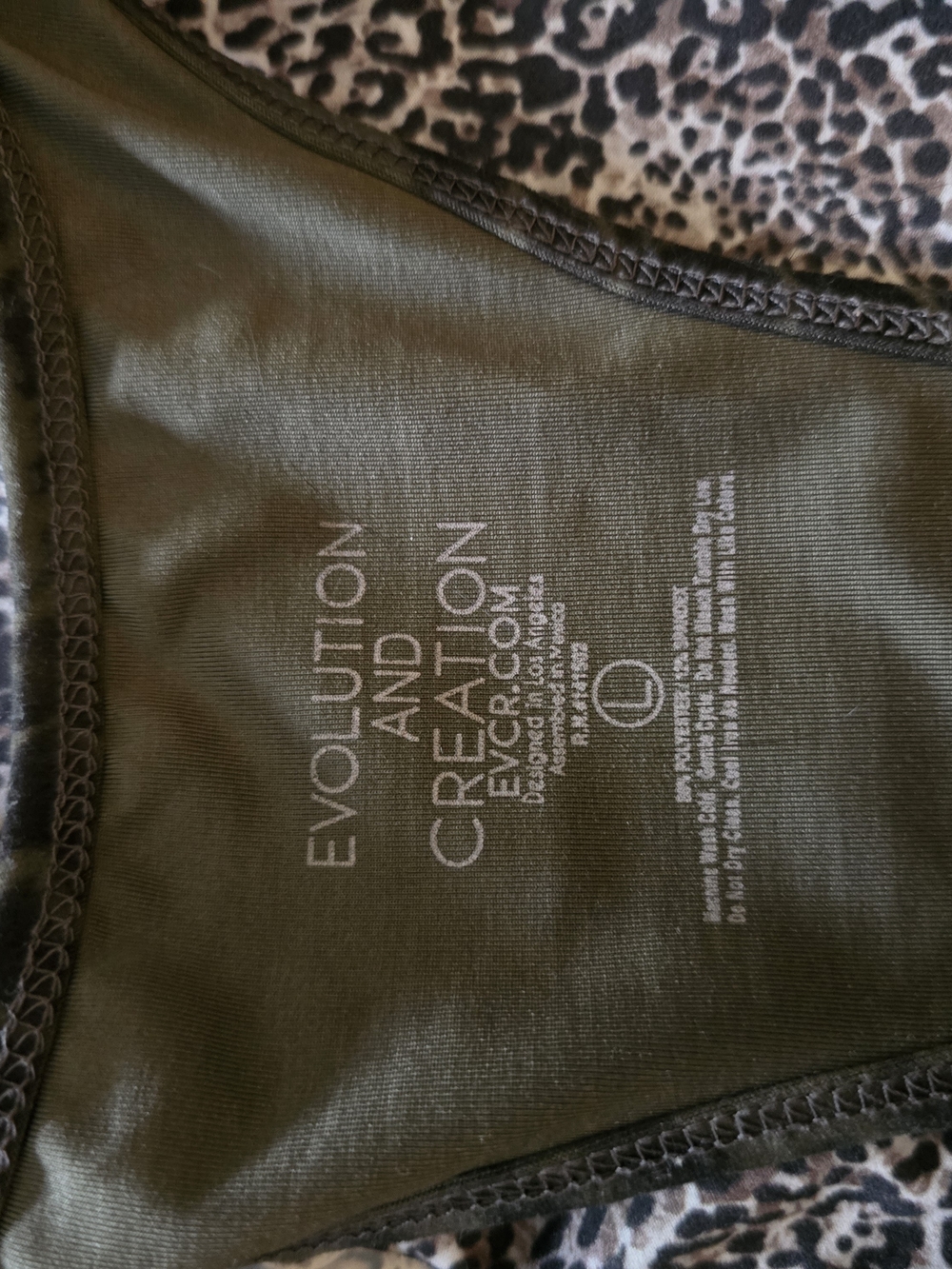 (Set Of 4) Leopard, Snake Print & Olive Tie Dye Racerback Cropped Tanks - Picture 6 of 14